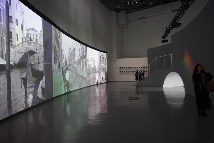 桥与虹,映照出当下时代的苏州意象——吴洪亮谈第六届金鸡湖双年展